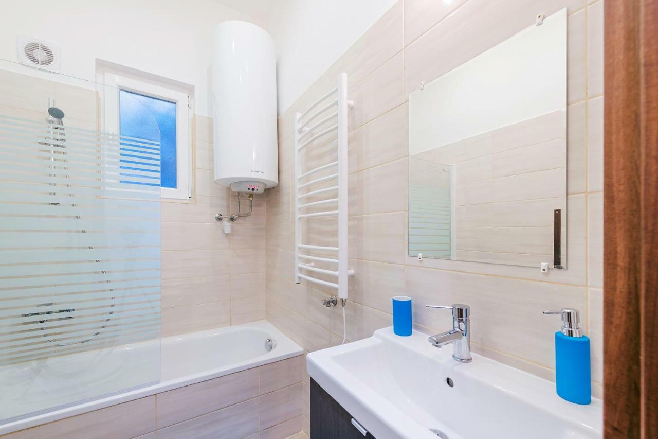 Parking, Ac, 2 Bedroom Design Flat In The Center Budapest Kültér fotó